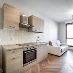 Yid Quiet Apartment With Parking